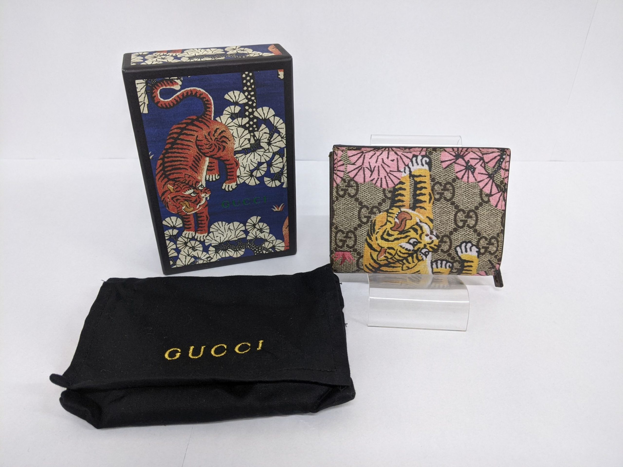 Gucci グッチ 財布 二つ折り財布 ベンガルトラ 買取実績 買取専門店 源 金 プラチナ ブランド品 切手 金券 酒など高価買取実施中