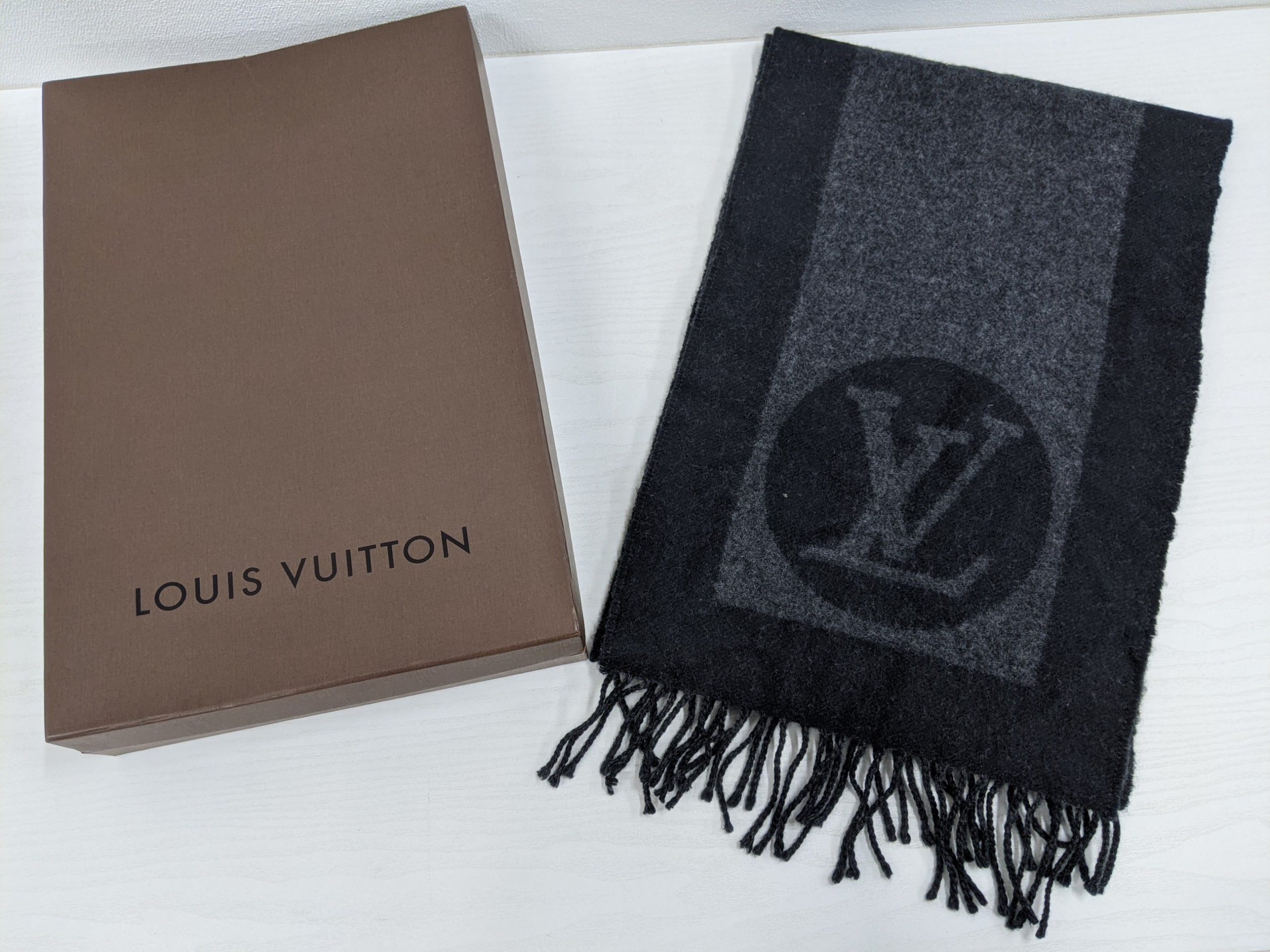 Louis Vuitton LV ルイヴィトン マフラー メンズ - 買取実績 | 【買取専門店 源】金・プラチナ・ブランド品・切手・金券・酒