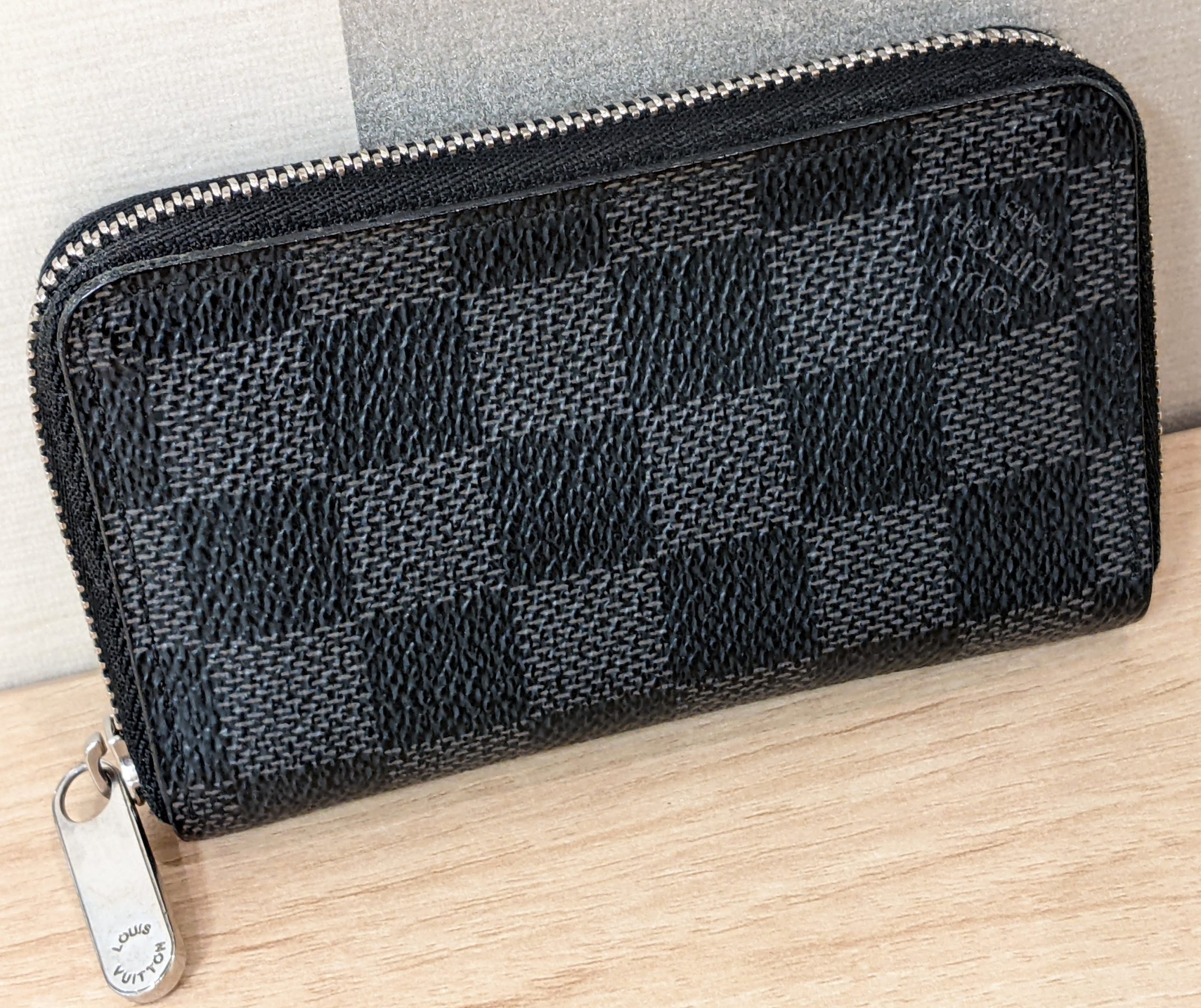 Louis Vuitton,ルイヴィトン,ダミエグラフィット,ジッピーコインパース,N63076