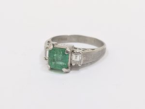 Pt850,リング,エメラルド,ダイヤ,ジュエリー,アクセサリー,色石,高価買取