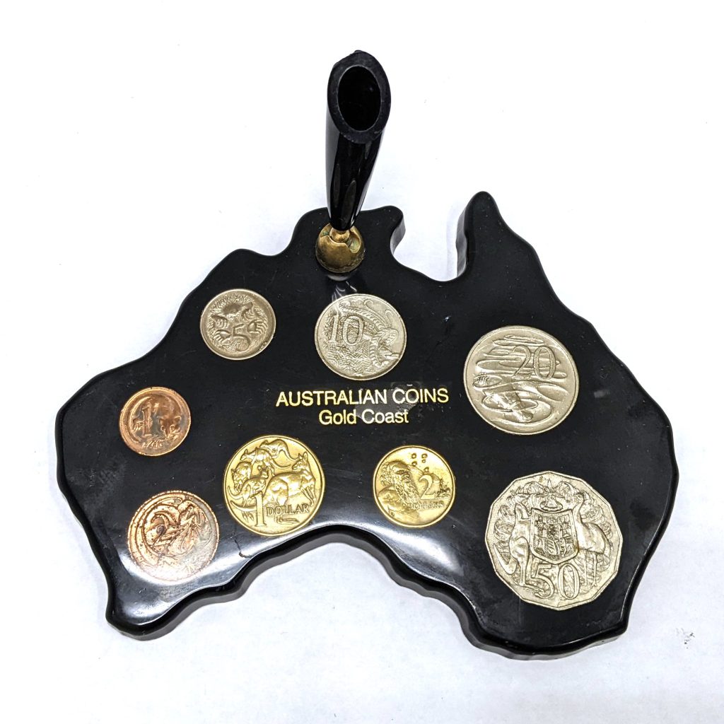 外国銭,ペン立て,雑貨.文具