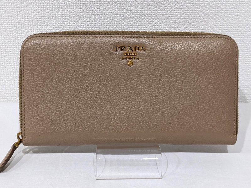 PRADA,長財布,ベージュ