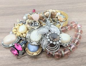 買取,小山,アクセサリー,高価買取,栃木,メッキ,イミテーション