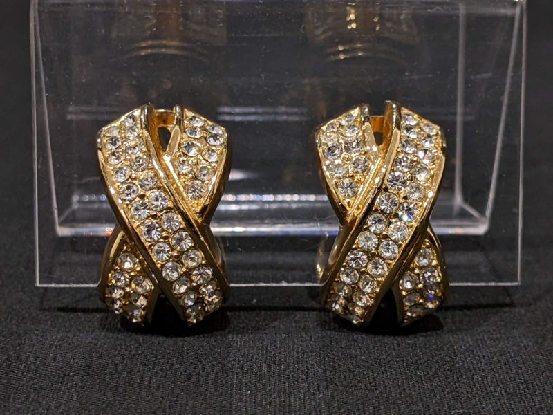 楽天市場】クリスチャンディオール Christian Dior ラインストーン ハート ロゴ ヴィンテージ イヤリング ゴールド WS8817  【中古】 : NUIR VINTAGE 楽天市場店 ✨️使用感なし✨️Dior ハート ラインストーン イヤリング ゴールド