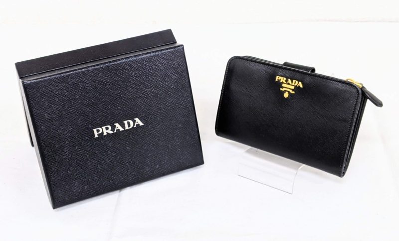 PRADA,二つ折り財布,レザー