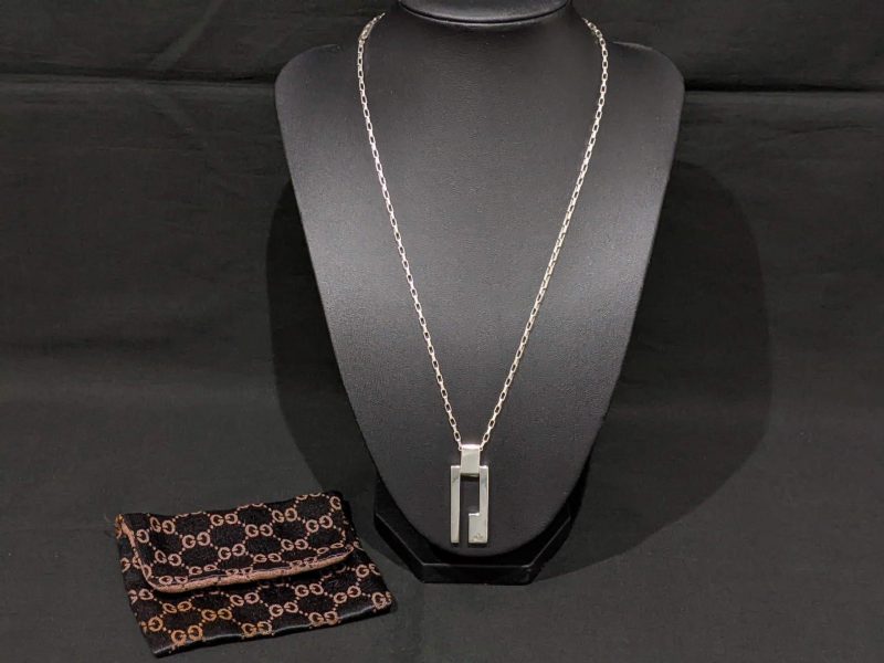 GUCCI,Gプレート,ロゴネックレス