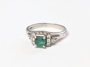 Pt900,リング,エメラルド