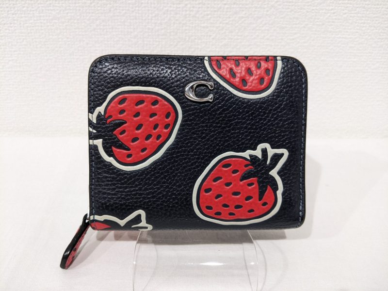 COACH,いちご,二つ折り財布