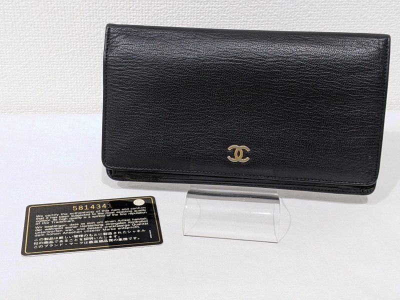 CHANEL,二つ折り長財布,レザー