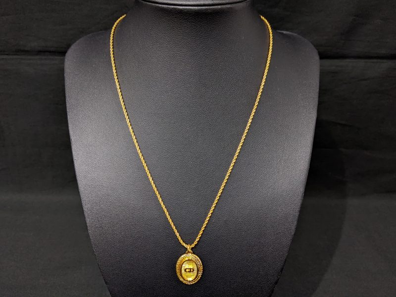 Dior,オーバル,ロゴネックレス