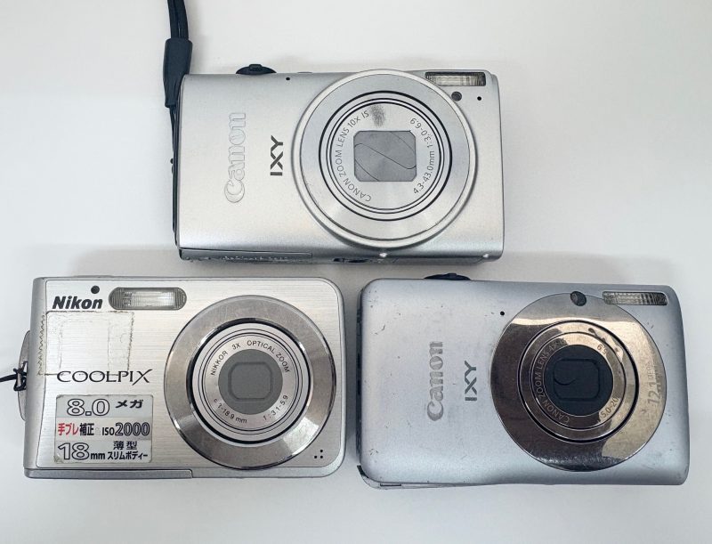 ニコン キャノン デジカメ
