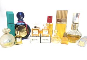 香水,使いかけ,使用途中