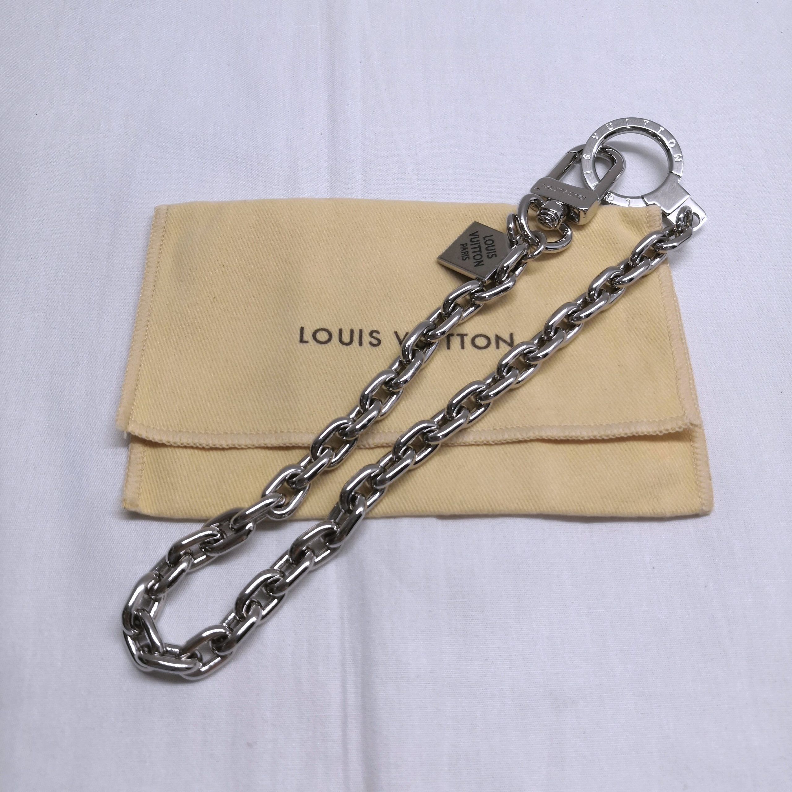 LV シェンヌ キーチェーン